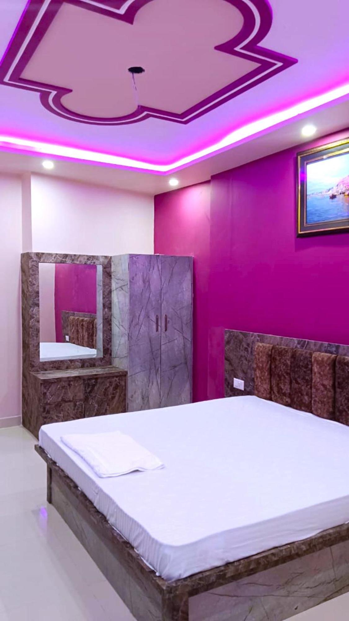Hotel Kashi Inn Raj Ghat Варанаси Экстерьер фото
