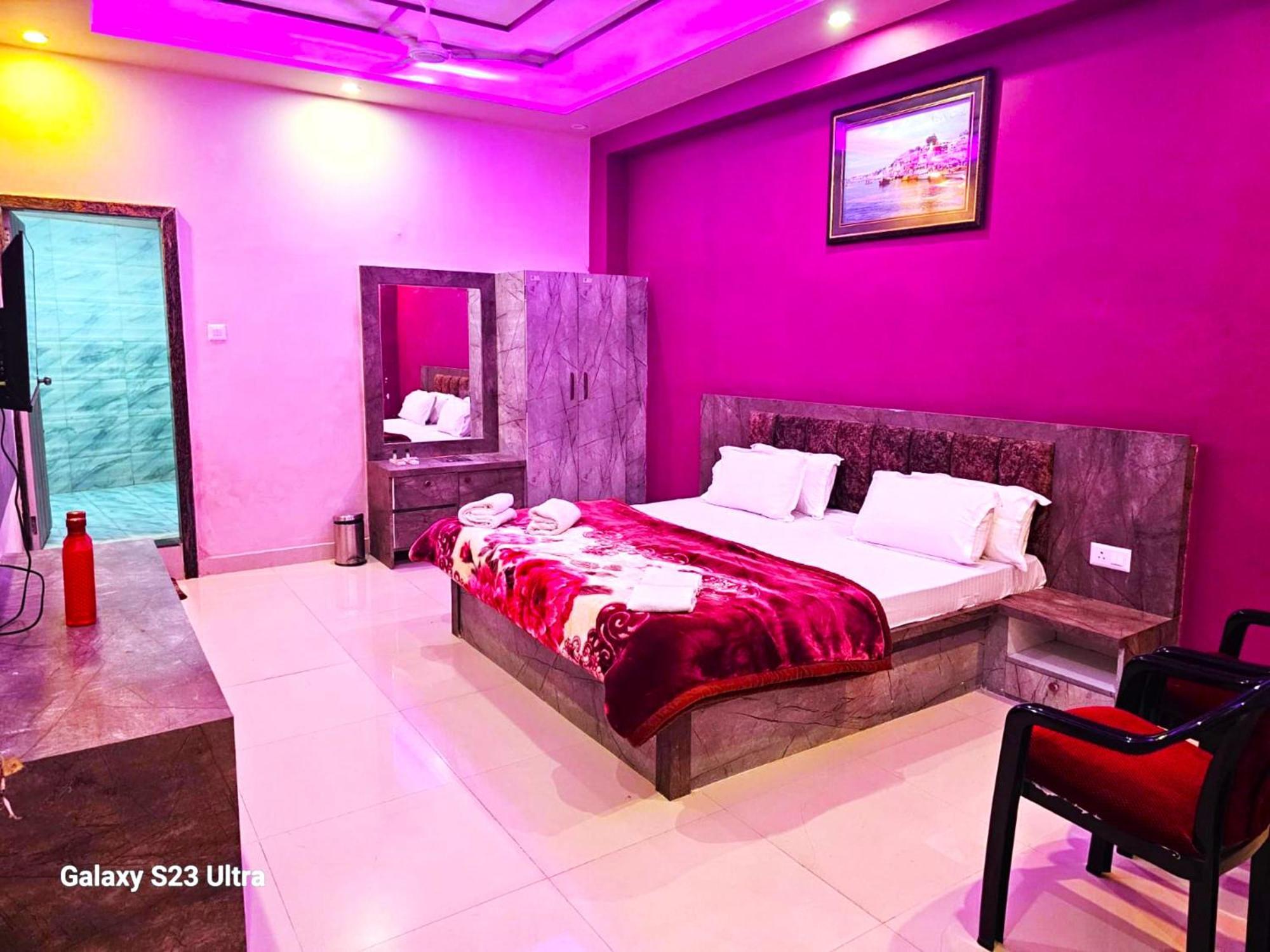 Hotel Kashi Inn Raj Ghat Варанаси Экстерьер фото